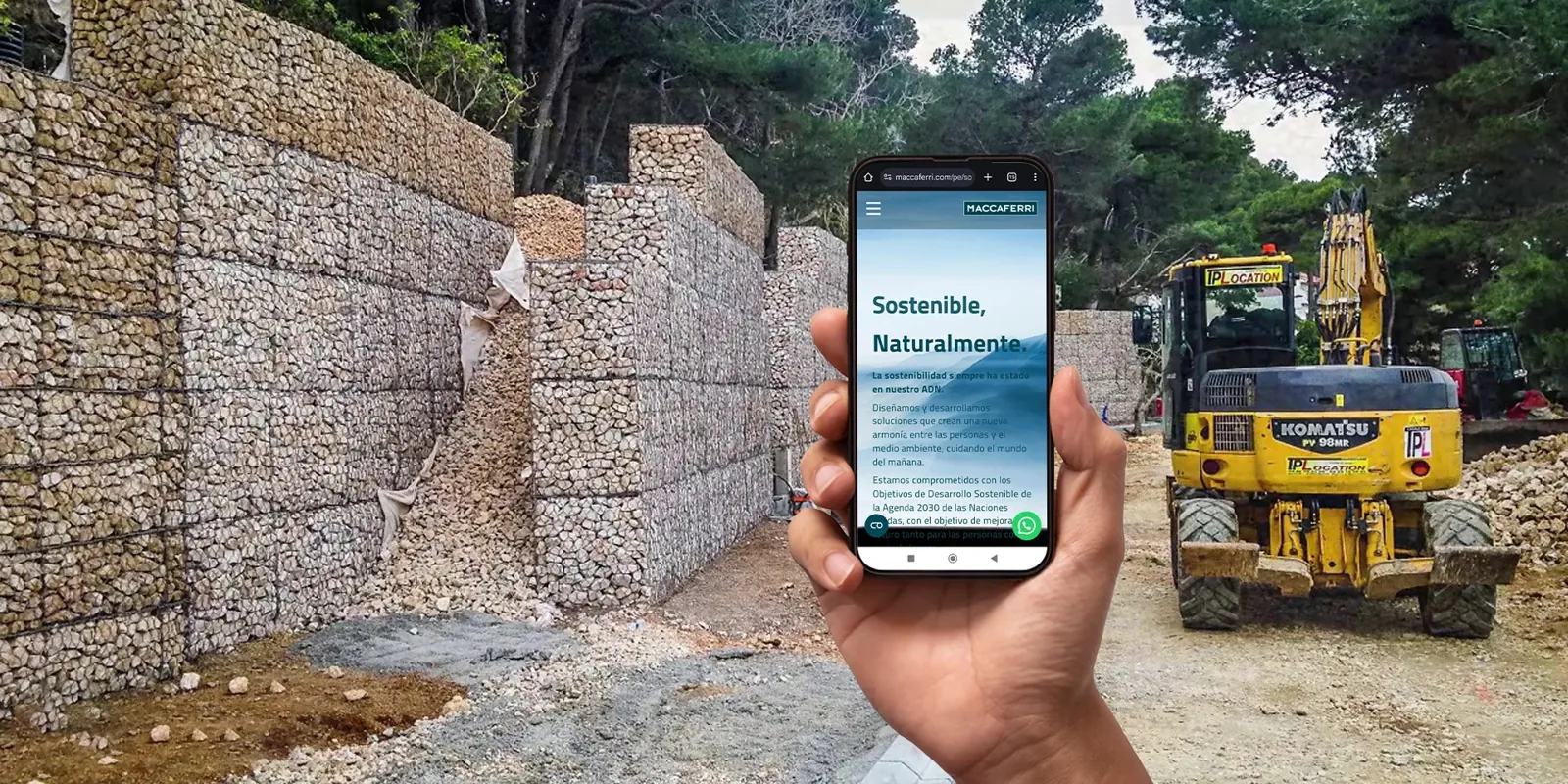 Contenido de Maccaferri en un celular junto a una obra